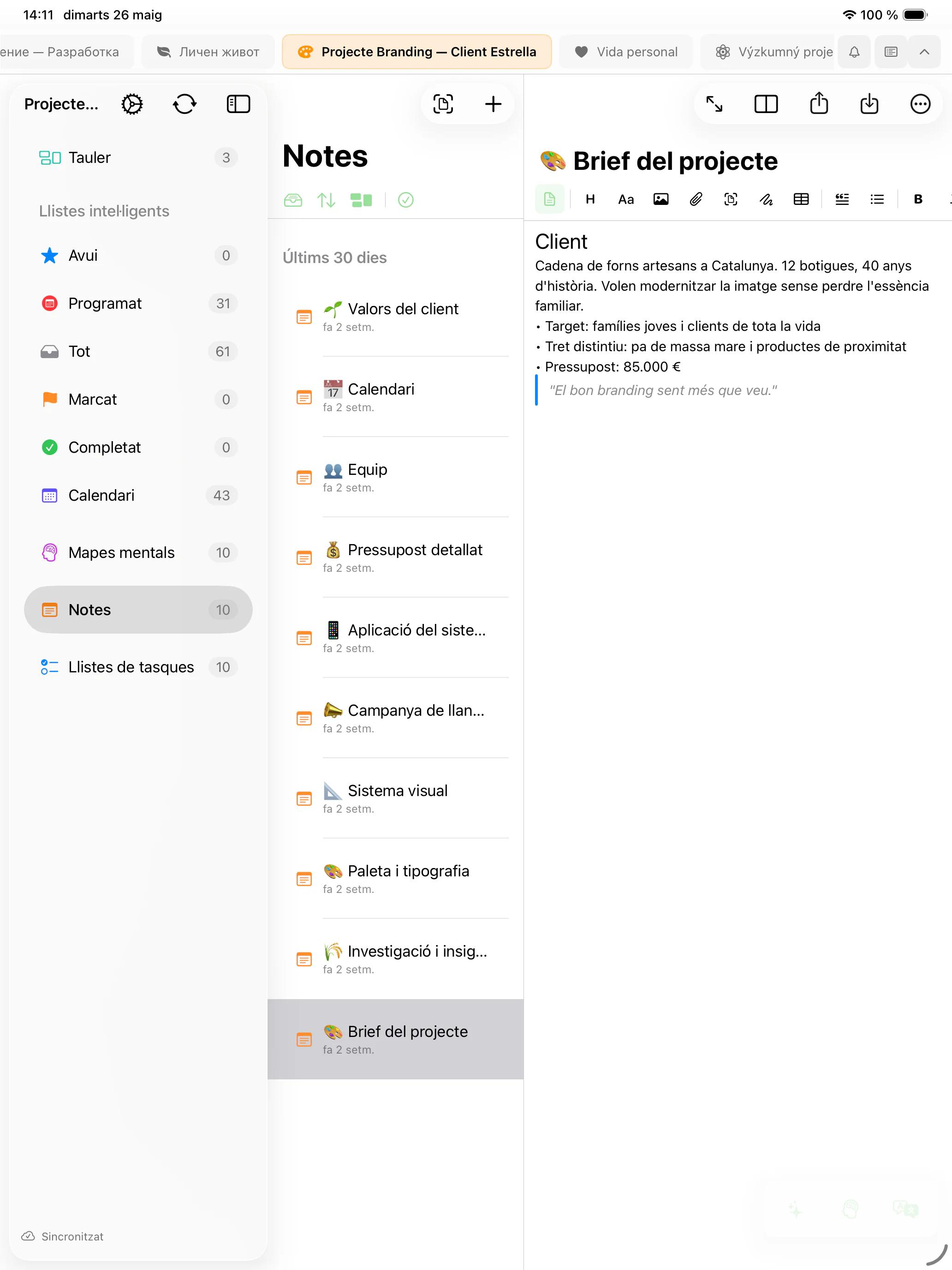 Mintofu funcionant a Mac, iPad i iPhone — mostrant l'editor de notes, el llenç de mapes mentals i la llista de tasques amb prioritats
