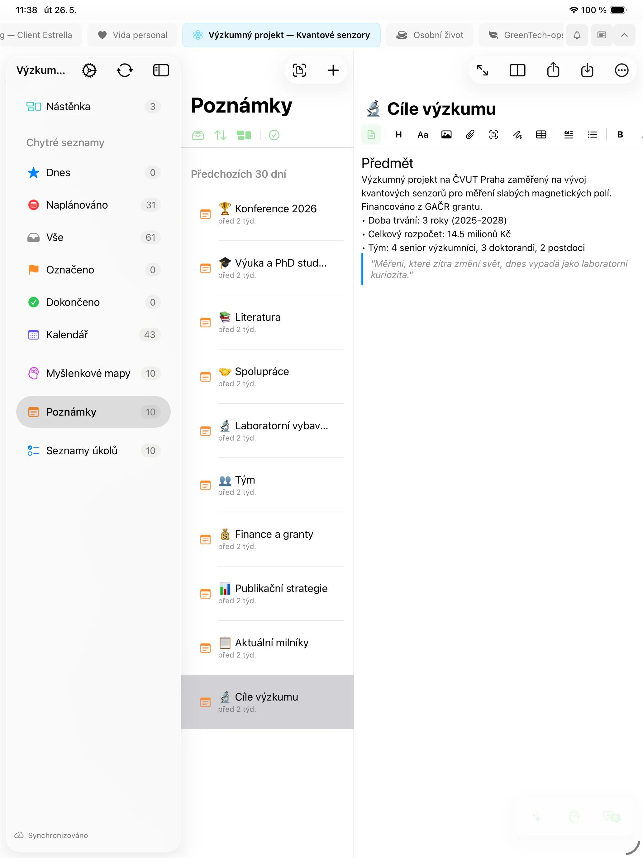 Mintofu běžící na Mac, iPad a iPhone — zobrazující editor poznámek, plátno myšlenkových map a seznam úkolů s prioritami